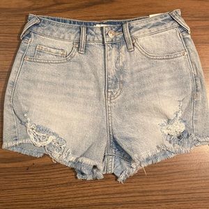 Cleo+ Wolf  Women’s High rise Denim Shorts.